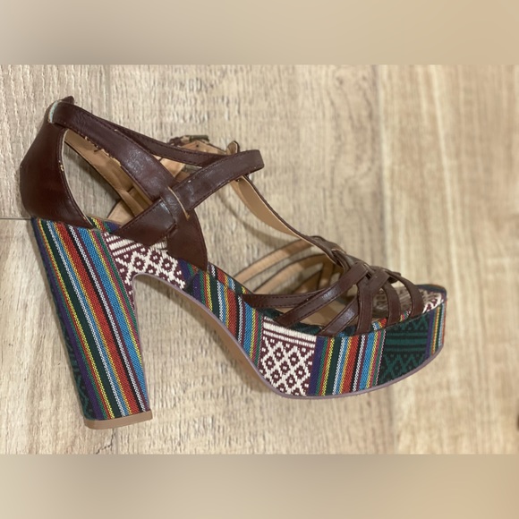 Cool Way platform leather cutout strappy aztec rainbow print sandal heels - 10 - Picture 2 of 9